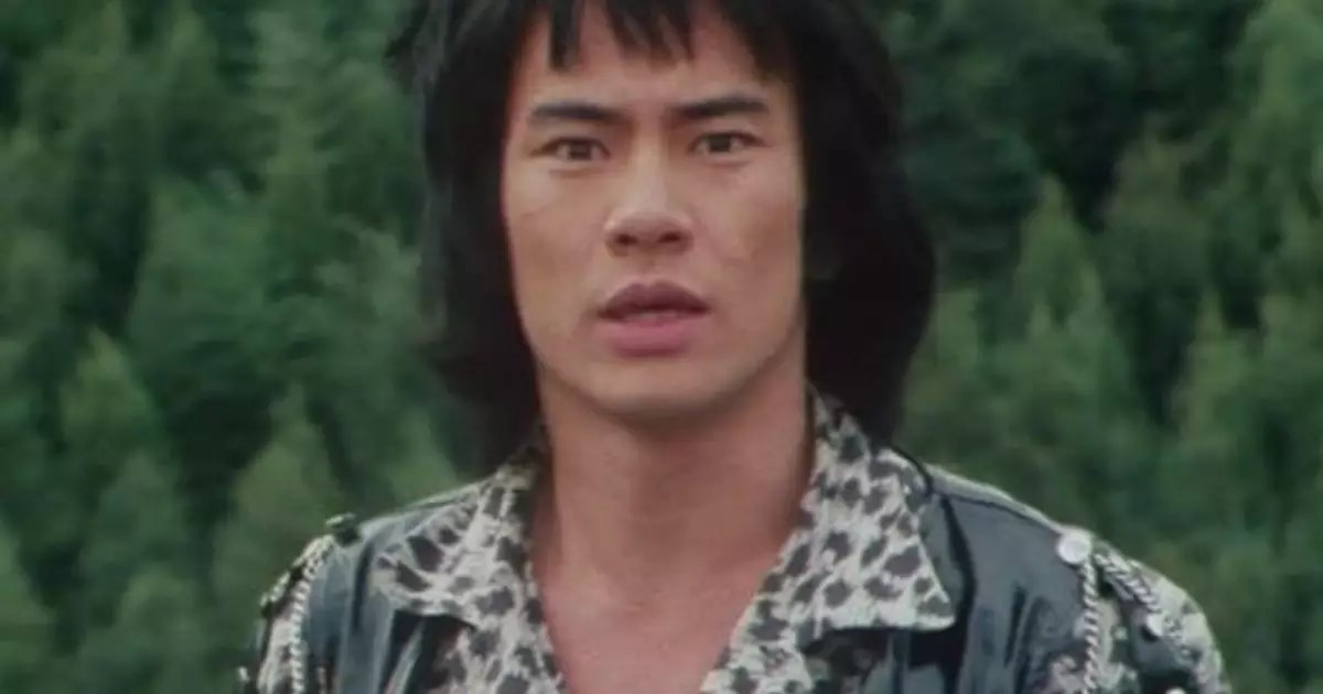 Hikaru Kurosaki caracterizado como Jaspion