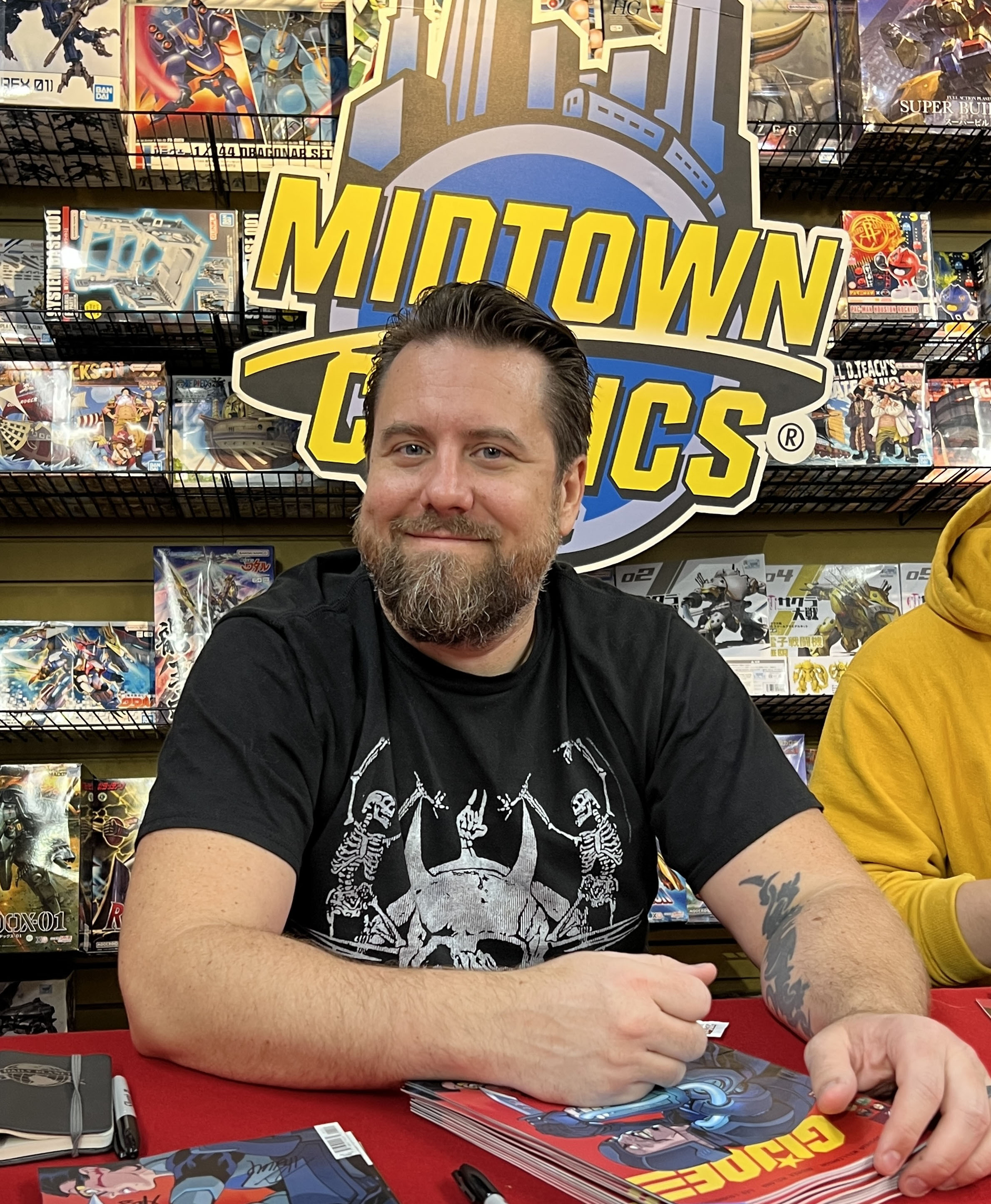 Joshua Williamson, roteirista da DC Comics