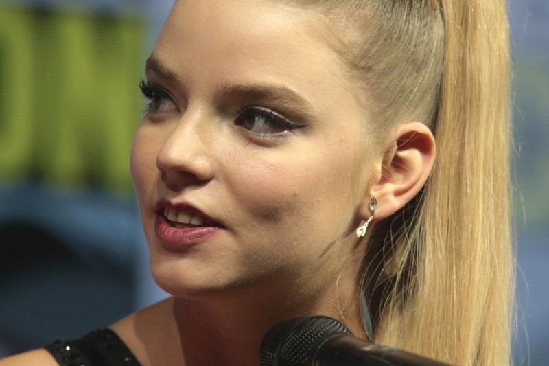 Anya Taylor-Joy em evento oficial de cinema