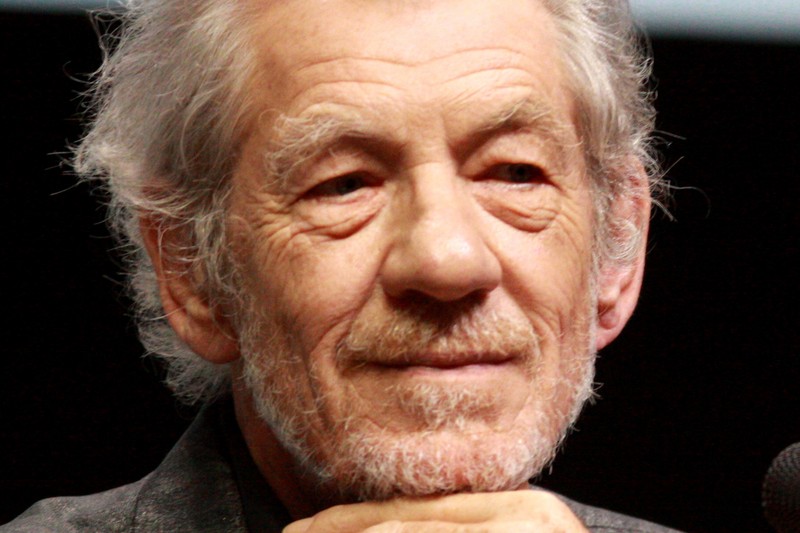 Sir Ian McKellen interpreta Gandalf na Terra-média