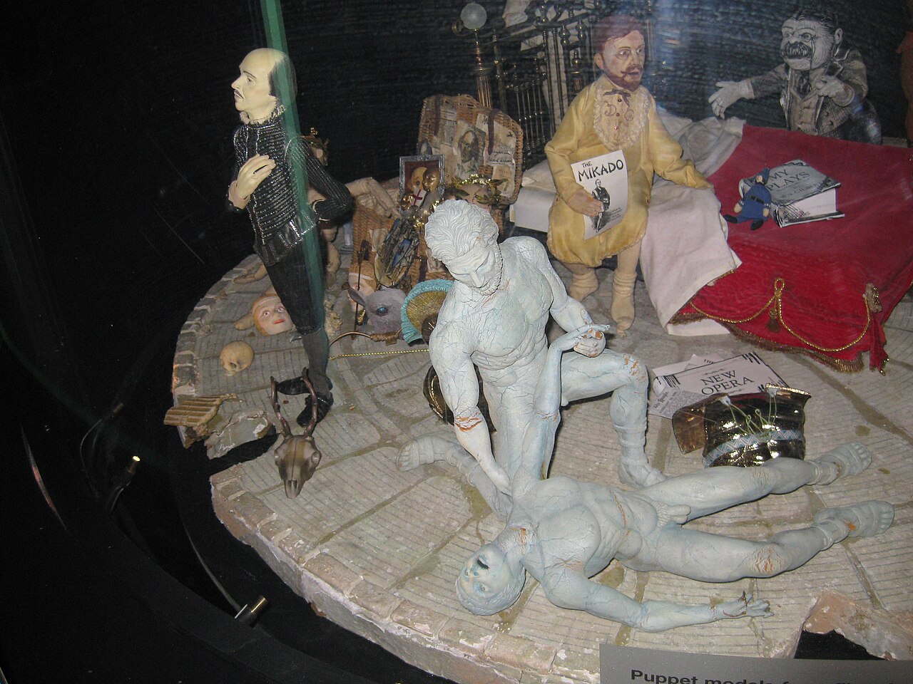 Bonecos articulados usados em animação stop motion expostos em museu