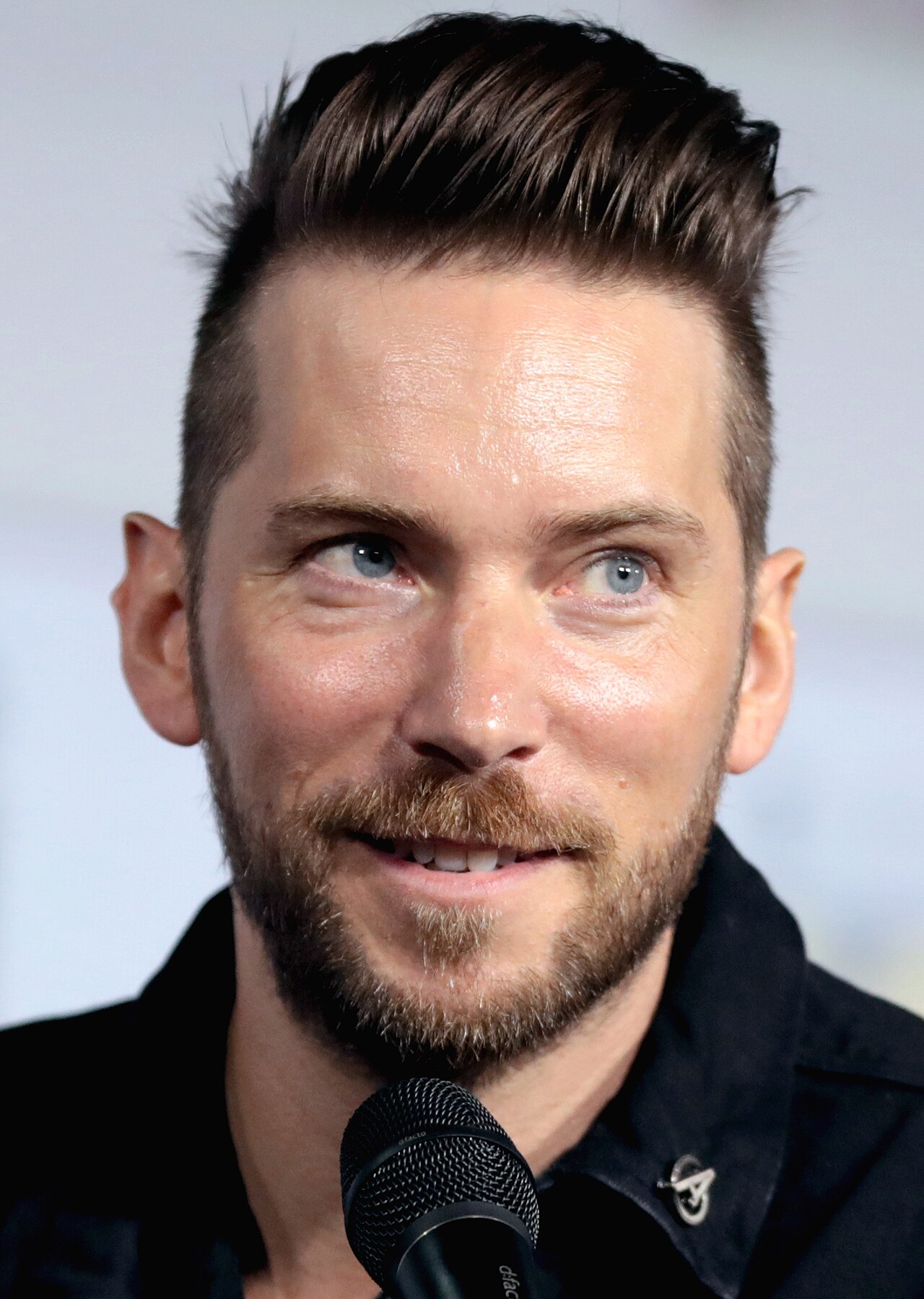 Troy Baker SDCC 2019 (48378482146) (cropped)